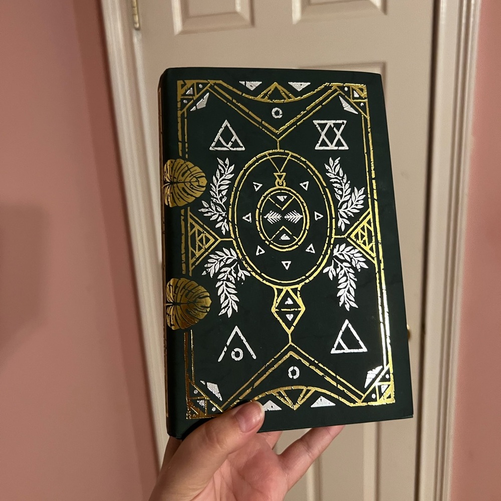 Exclusive fairyloot edition Witches Steeped In Gold by Ciannon Smart